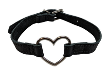 Load image into Gallery viewer, Heart Choker Collar