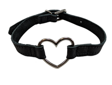Load image into Gallery viewer, Heart Choker Collar
